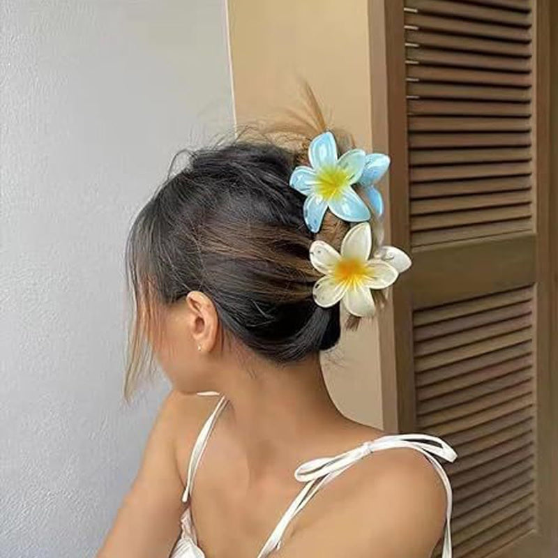 Trendy flower claw clip